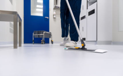 healthcare-cleaning How to clean oil in your commercial kitchen