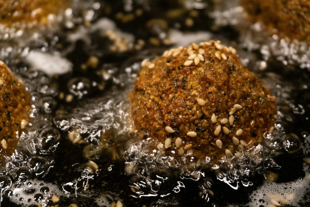 filter-oil-daria-nepriakhina-KeMAl_Wccr0-unsplash-1024x683 How to clean your commercial deep fat fryer