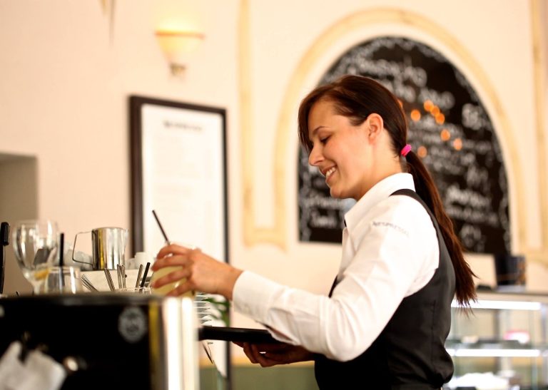 happy-waitress-2376728_1920-768x547 The benefits of eco-friendly commercial cleaning services